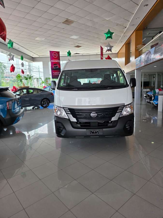 Nissan Urvan Arrendadora Inclusiva