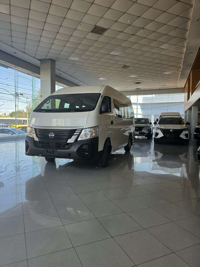 Nissan Urvan Arrendadora Inclusiva
