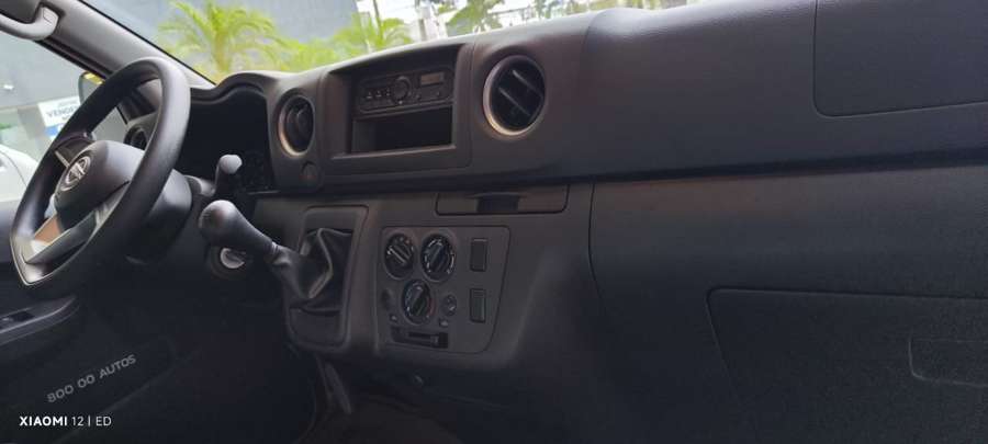 Nissan Urvan Arrendadora Inclusiva